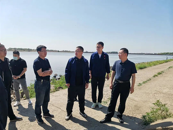 齐齐哈尔市富拉尔基区人大常委会开展生活垃圾处理场及嫩江富区段排放截污治理工程项目建设情况专项视察