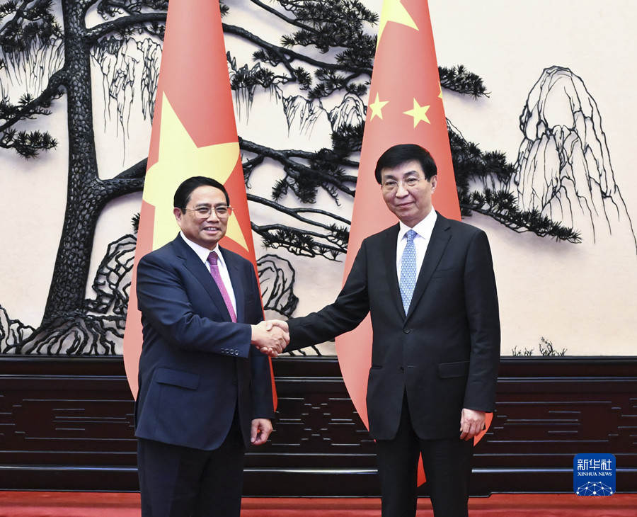 王沪宁会见越南总理范明政