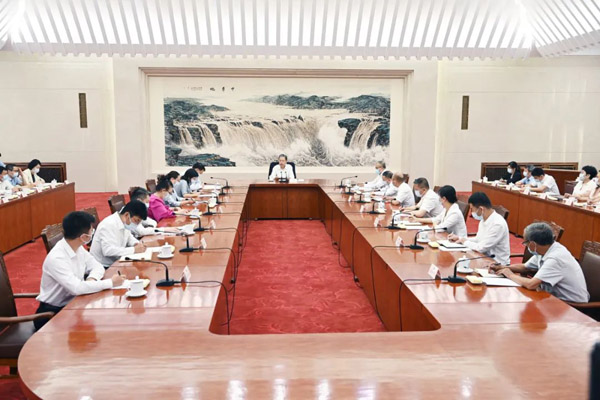 汇集代表智慧力量，做好新时代立法工作