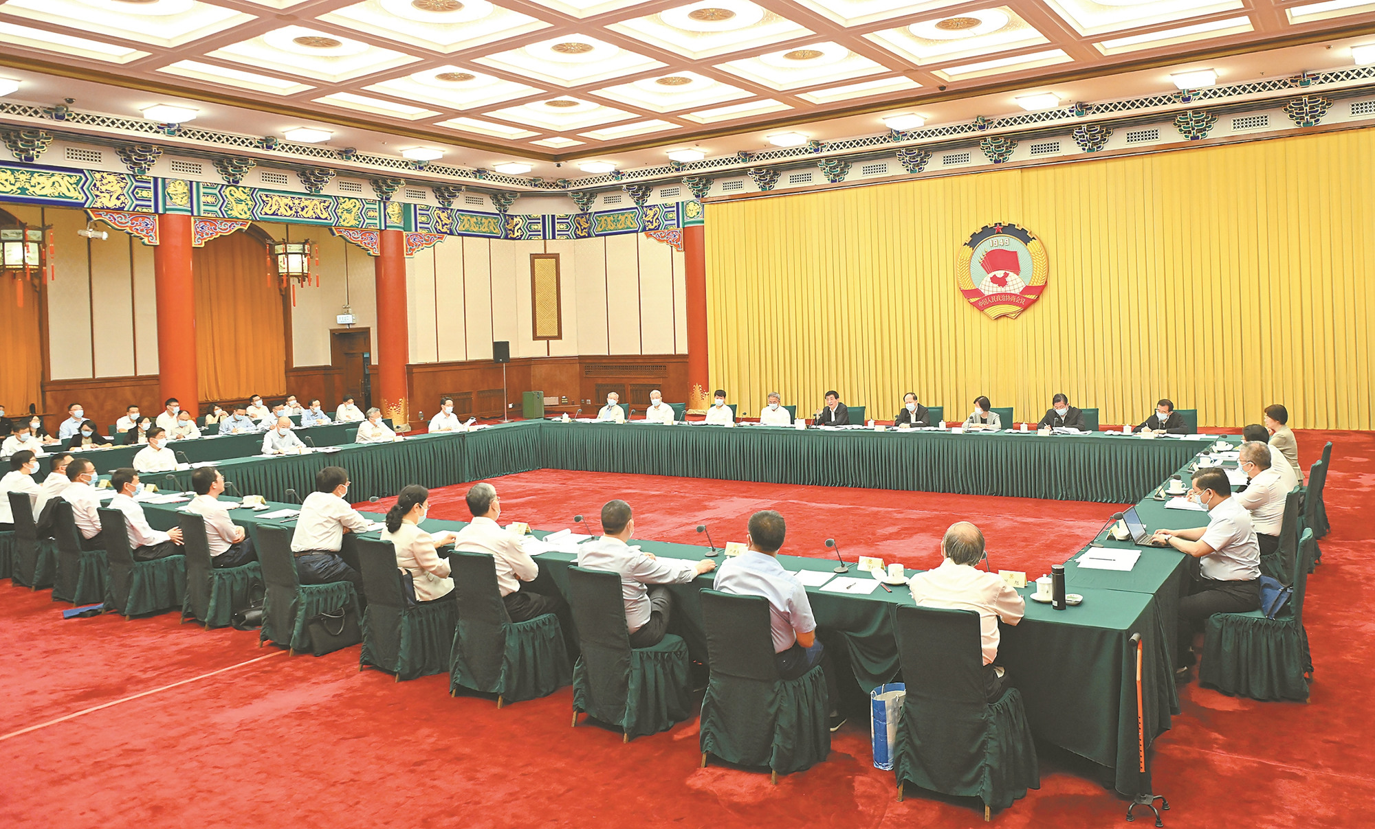 全国政协召开重点提案办理协商会  王沪宁主持并讲话