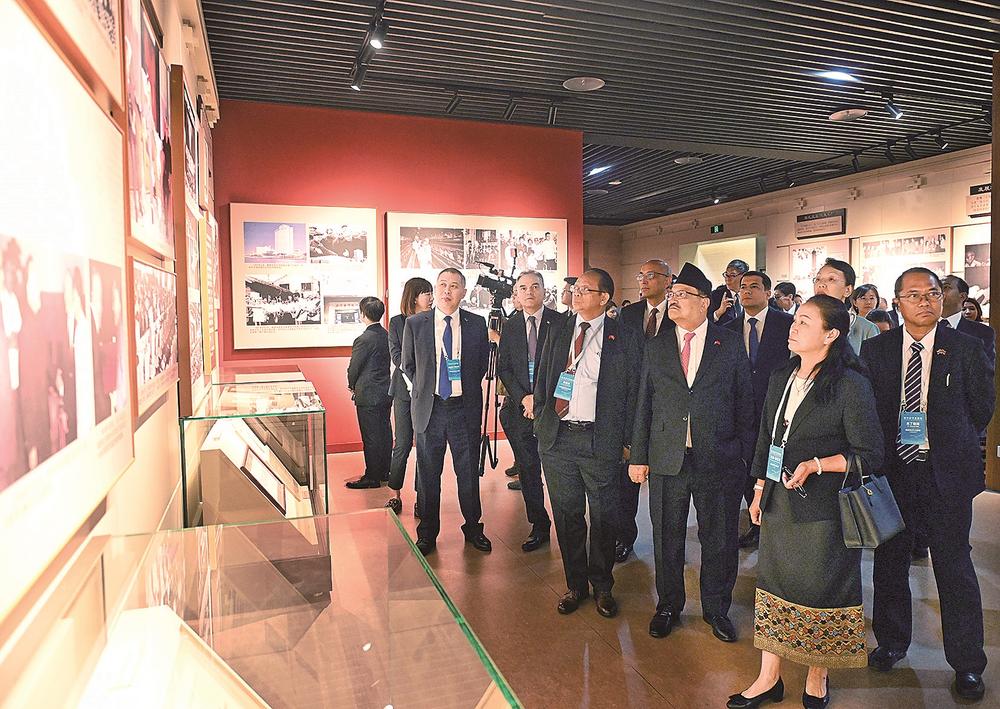 王东峰出席&ldquo;驻华使节进政协&rdquo;活动